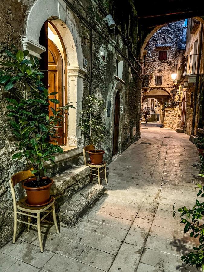 Ferienwohnung I Due Gradoni Stone House Pacentro Exterior foto